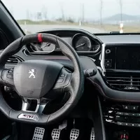 Peugeot 208 GTI - když hot znamená cool