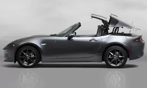 Plechová střecha na MX-5 vypadá jinak, než jste čekali!
