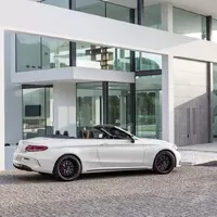 Mercedes představuje nové C63, včetně verze kabriolet