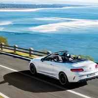 Mercedes představuje nové C63, včetně verze kabriolet