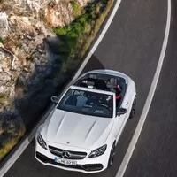 Mercedes představuje nové C63, včetně verze kabriolet