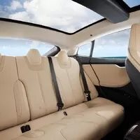 Tesla Model S: Záblesk budoucnosti?