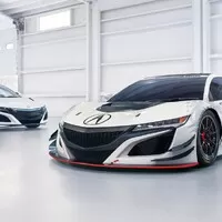 Závodní Acura NSX GT3 má sekvenci a hrabe vzadu