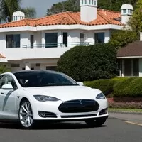 Tesla Model S: Záblesk budoucnosti?