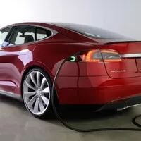 Tesla Model S: Záblesk budoucnosti?