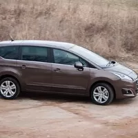 Peugeot 5008 Active: Učebnicový příklad