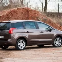 Peugeot 5008 Active: Učebnicový příklad