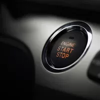 Zranitelnost bezklíčových systémů aneb ukradni si svoje auto