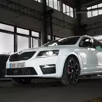 Škoda Octavia RS230: Rodinný Sprinter