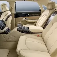 Audi vyjíždí s prodlouženou limuzínou A8 L Extended