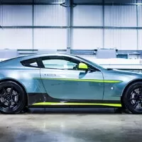 Aston Martin Vantage GT8: Skoro jako závodní předloha