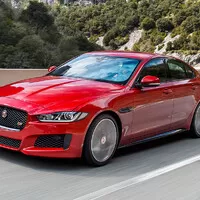 Jaguar Land Rover přijde s novým řadovým šestiválcem