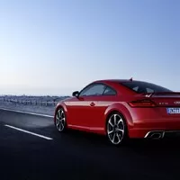 Audi TT RS je venku a má 400 koní