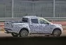 Na světlo pronikly první špionážní fotky pick-upu od Mercedesu