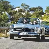 Mercedes nabízí čtyřdenní road-tripy v klasickém SL