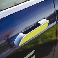 Tesla vs. Trabant očima Dana Přibáně: Budoucnost z dvoutaktního pohledu