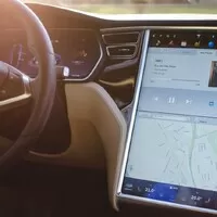 Tesla vs. Trabant očima Dana Přibáně: Budoucnost z dvoutaktního pohledu