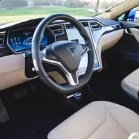 Tesla vs. Trabant očima Dana Přibáně: Budoucnost z dvoutaktního pohledu