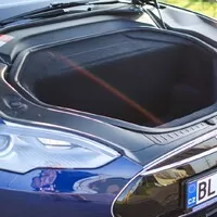 Tesla vs. Trabant očima Dana Přibáně: Budoucnost z dvoutaktního pohledu