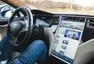Tesla vs. Trabant očima Dana Přibáně: Budoucnost z dvoutaktního pohledu