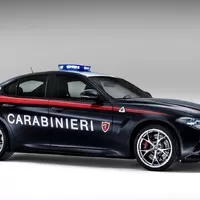 Alfa Romeo Giulia Quadrifoglio jako policejní auto pro skutečně dobrou věc