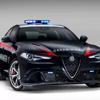 Alfa Romeo Giulia Quadrifoglio jako policejní auto pro skutečně dobrou věc