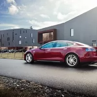 Tesla Model S: Jak se jezdí na elektrony?