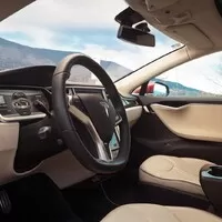 Tesla Model S: Jak se jezdí na elektrony?