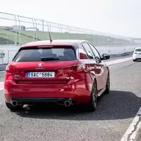 Peugeot 308 GTI: První test na okruhu v Mostě