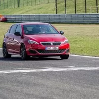 Peugeot 308 GTI: První test na okruhu v Mostě