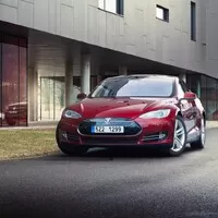 Tesla Model S: Jak se jezdí na elektrony?