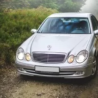 Mercedes E-class W211 320CDI 2003 front