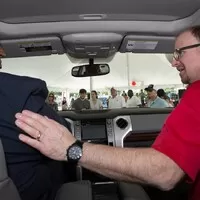 Majitel Toyoty Tundra najel milion mil a dostal nové auto