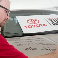 Majitel Toyoty Tundra najel milion mil a dostal nové auto