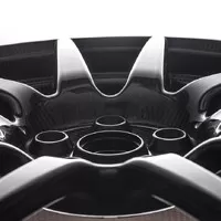 Karbonová kola na Ford GT v detailu