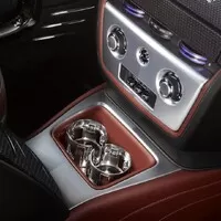 Váš Rolls-Royce Zenith Collection dorazí i s kusem výrobní linky