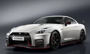 Novinky: Nissan GT-R Nismo pro rok 2017 – karbonu není nikdy dost