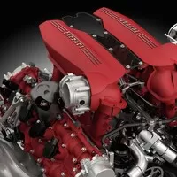 Motorem roku se pro letošek stal osmiválec od Ferrari