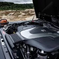 Mercedes-Benz G 350 d Professional kašle na pozlátko a míří za prací
