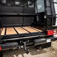 Mercedes-Benz G 350 d Professional kašle na pozlátko a míří za prací