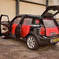 Věděli jste, že se staré Mini vejde do nového Mini?