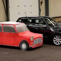 Věděli jste, že se staré Mini vejde do nového Mini?
