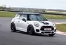 Mini John Cooper Works Challenge myslí vážně jak ježdění, tak bohužel i cenu