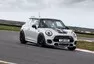Mini John Cooper Works Challenge myslí vážně jak ježdění, tak bohužel i cenu