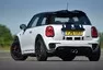 Mini John Cooper Works Challenge myslí vážně jak ježdění, tak bohužel i cenu