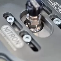Mini John Cooper Works Challenge myslí vážně jak ježdění, tak bohužel i cenu