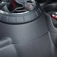 Mini John Cooper Works Challenge myslí vážně jak ježdění, tak bohužel i cenu
