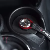 Mini John Cooper Works Challenge myslí vážně jak ježdění, tak bohužel i cenu