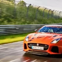 Jaguar F-Type SVR vás za úplatu povozí na Nordschleife