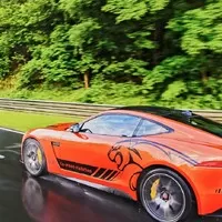 Jaguar F-Type SVR vás za úplatu povozí na Nordschleife